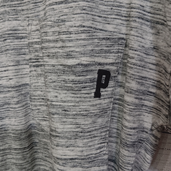 PINK‎ victorias secret XS oversized long sleeved tee - Picture 3 of 4